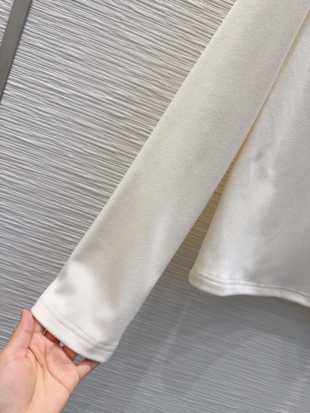 ルイ・ヴィトン ロゴTシャツ 100%ポリエステル レディース 【新品】 ✨ - 画像 6