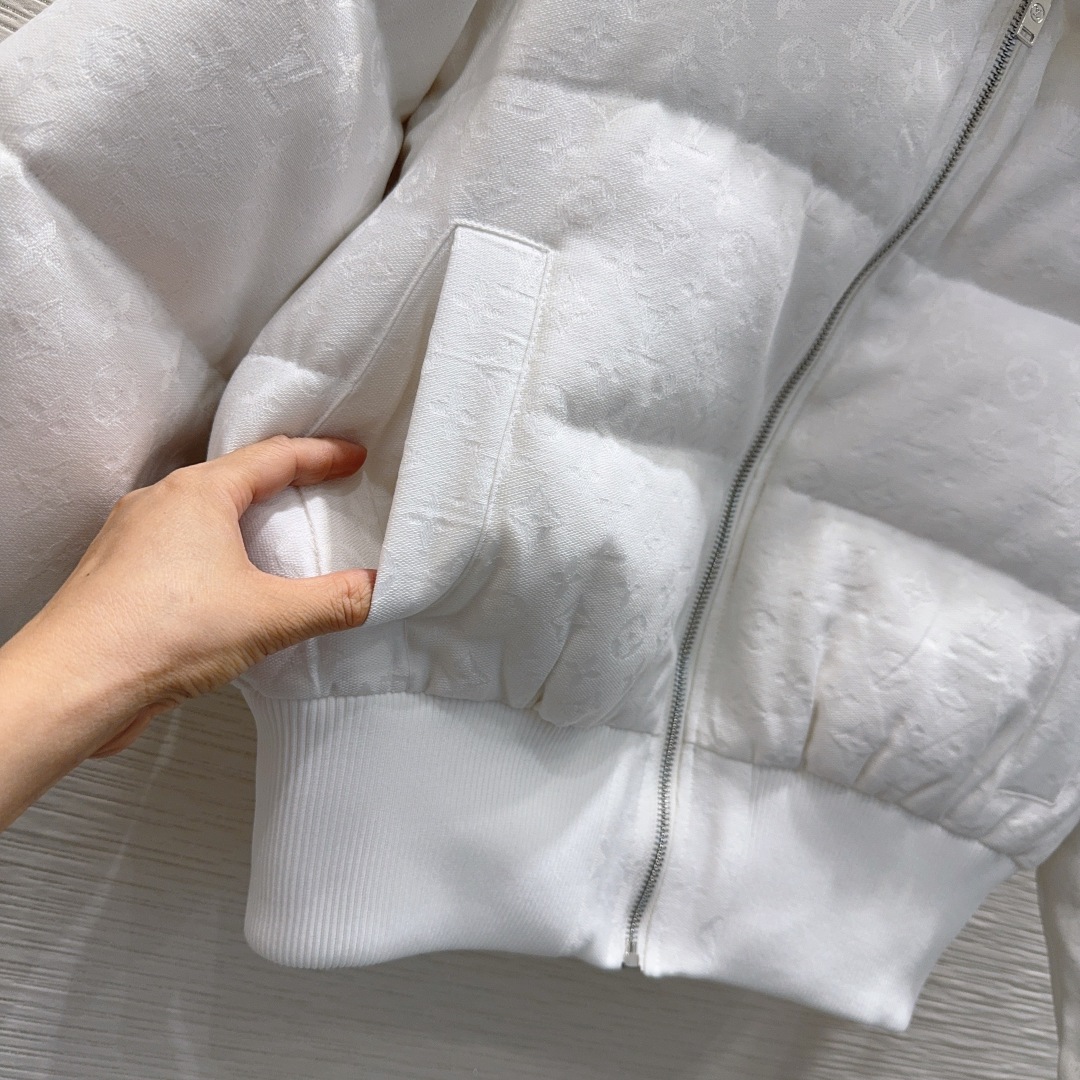 LOUIS VUITTON 00012 ダウンジャケット ロゴ入り ブラック - 画像 5