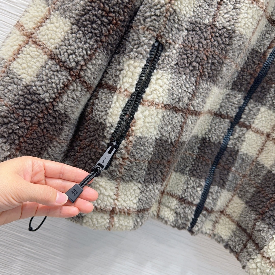 MIU MIU チェック ファー ファージャケット | ブラック ブラウン ホワイト - 画像 5