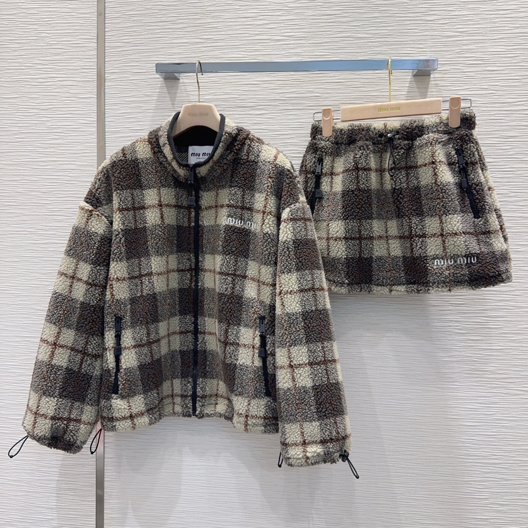 MIU MIU ファー チェック柄 ファージーファブリック ブラック ブラウン グレー - 画像 1
