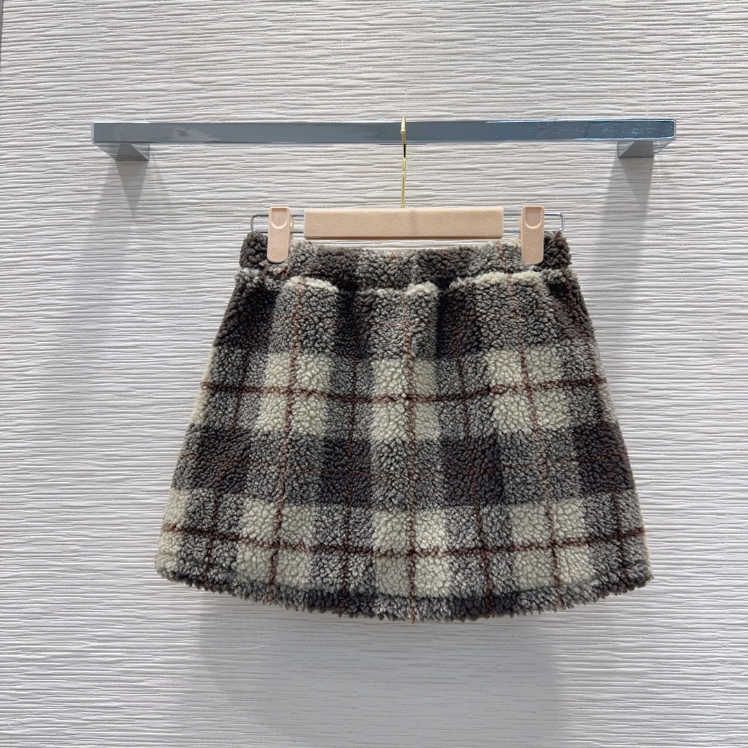 MIU MIU ファー チェック柄 ファージーファブリック ブラック ブラウン グレー - 画像 9