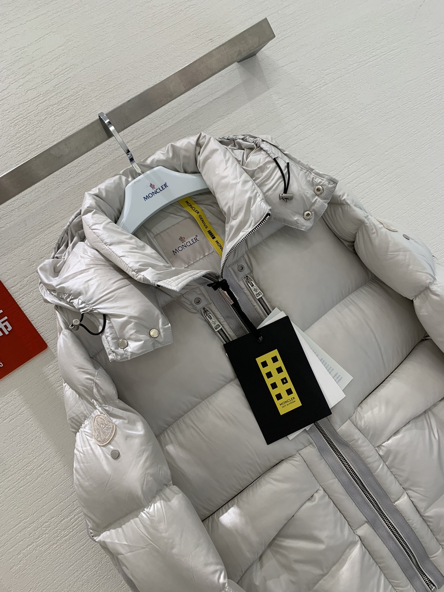 MONCLER 133 ダウンジャケット A4収納可 グレー - 画像 3