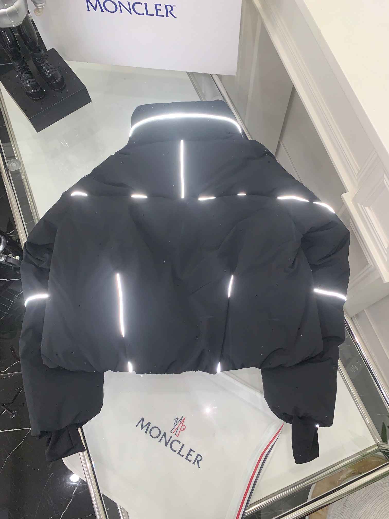 MONCLER 134 リフレクティブ ダウンジャケット ブラック - 画像 5