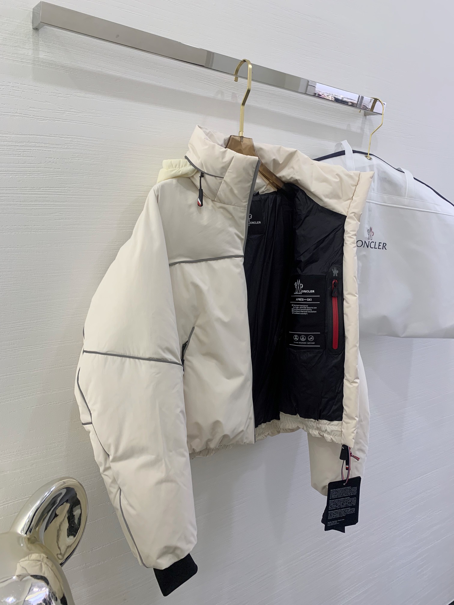 MONCLER 135 ダウンジャケット 反射素材 ブラック ホワイト - 画像 5