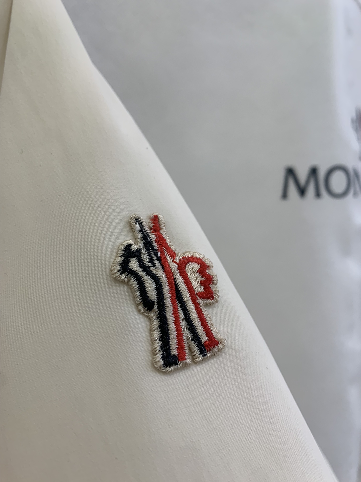 MONCLER 135 ダウンジャケット 反射素材 ブラック ホワイト - 画像 7