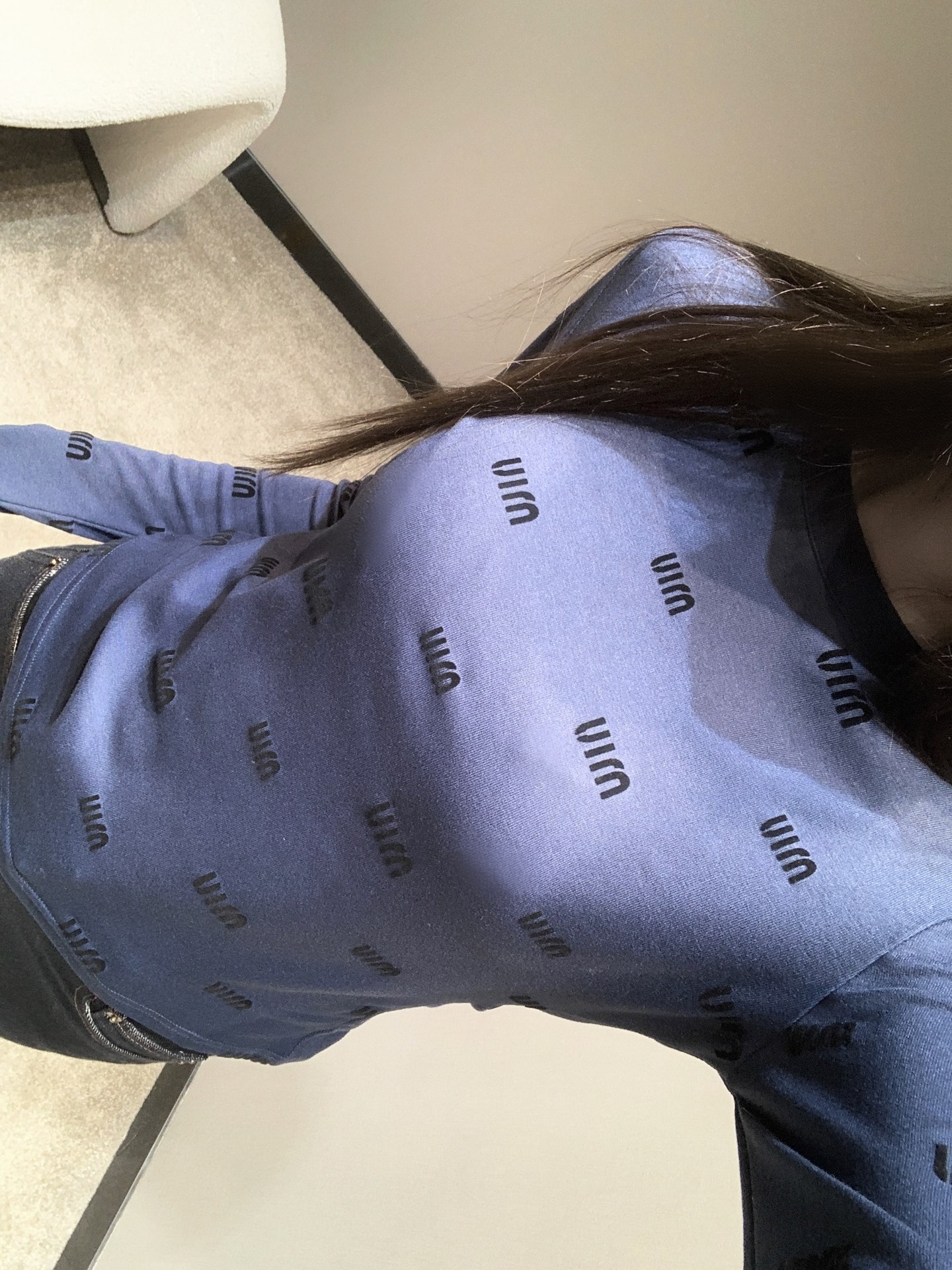 Miumi 210 25FW秋冬 新作 字母植绒印花 長袖Tシャツ ブルー 伸縮性ニット素材 - 画像 5