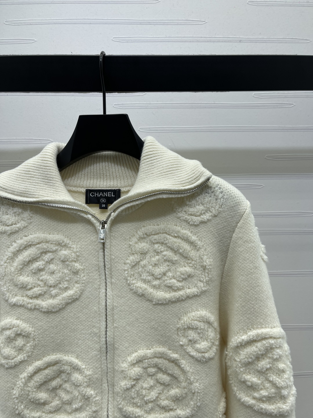 CHANEL ファスナーフード付きニットカーディガン 30%カシミア-カシミア 70%ウール ホワイト/ネイビー - 画像 3