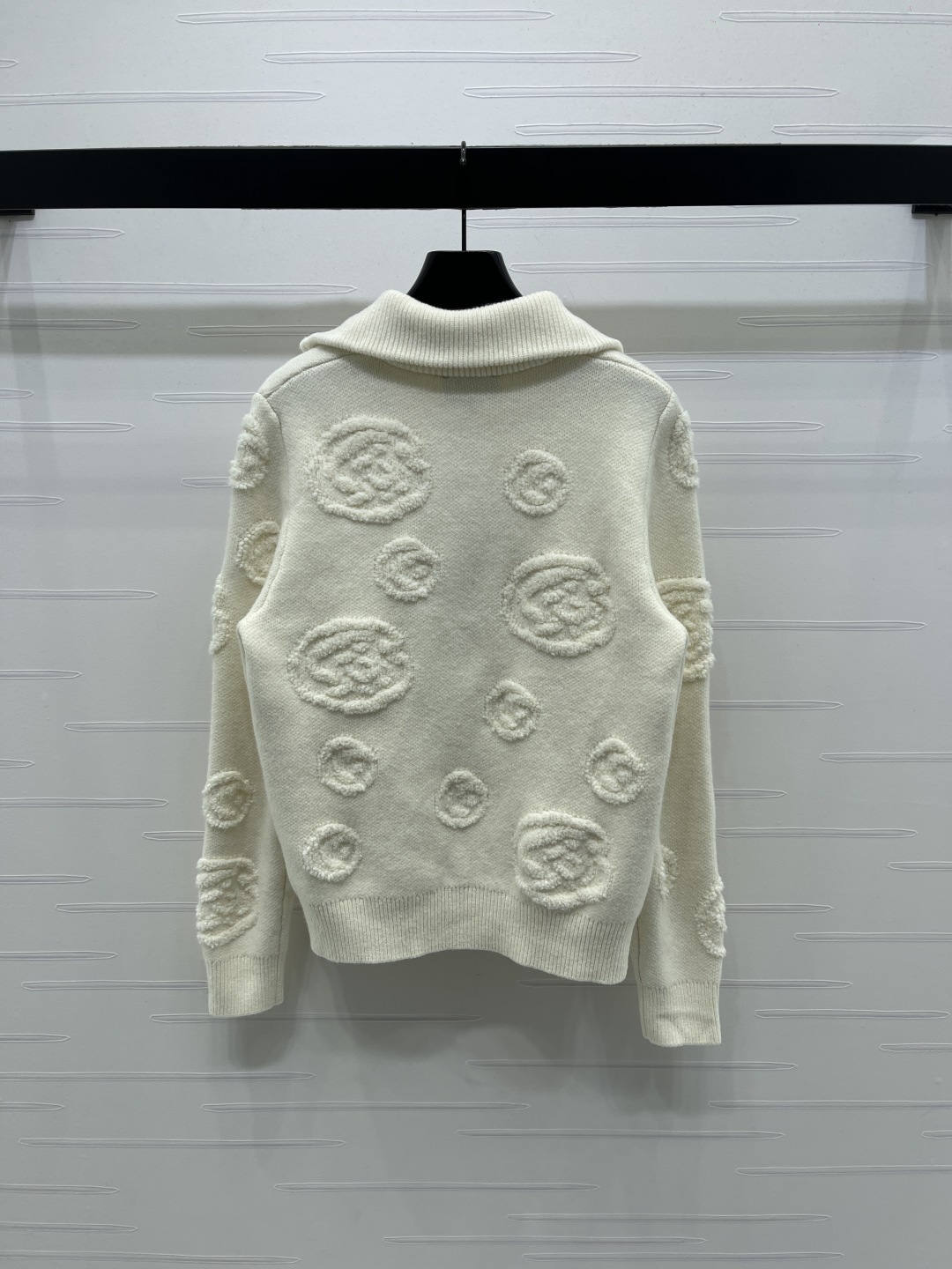 CHANEL ファスナーフード付きニットカーディガン 30%カシミア-カシミア 70%ウール ホワイト/ネイビー - 画像 8