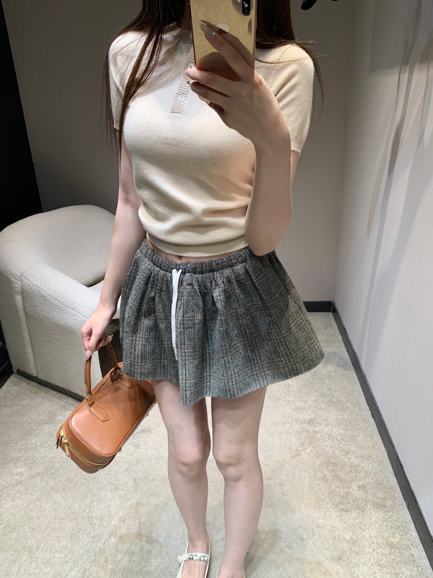 Miumi 26Ss 250 微标提花三粒扣半開き ベージュ 羊綿混紡 - 画像 2