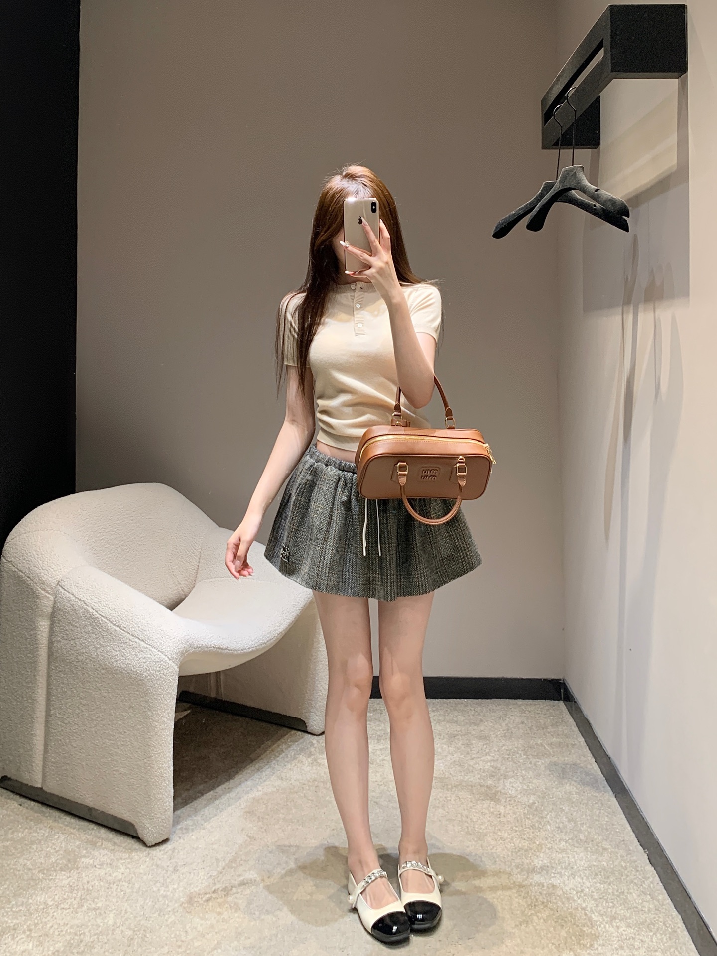 Miumi 26Ss 250 微标提花三粒扣半開き ベージュ 羊綿混紡 - 画像 6