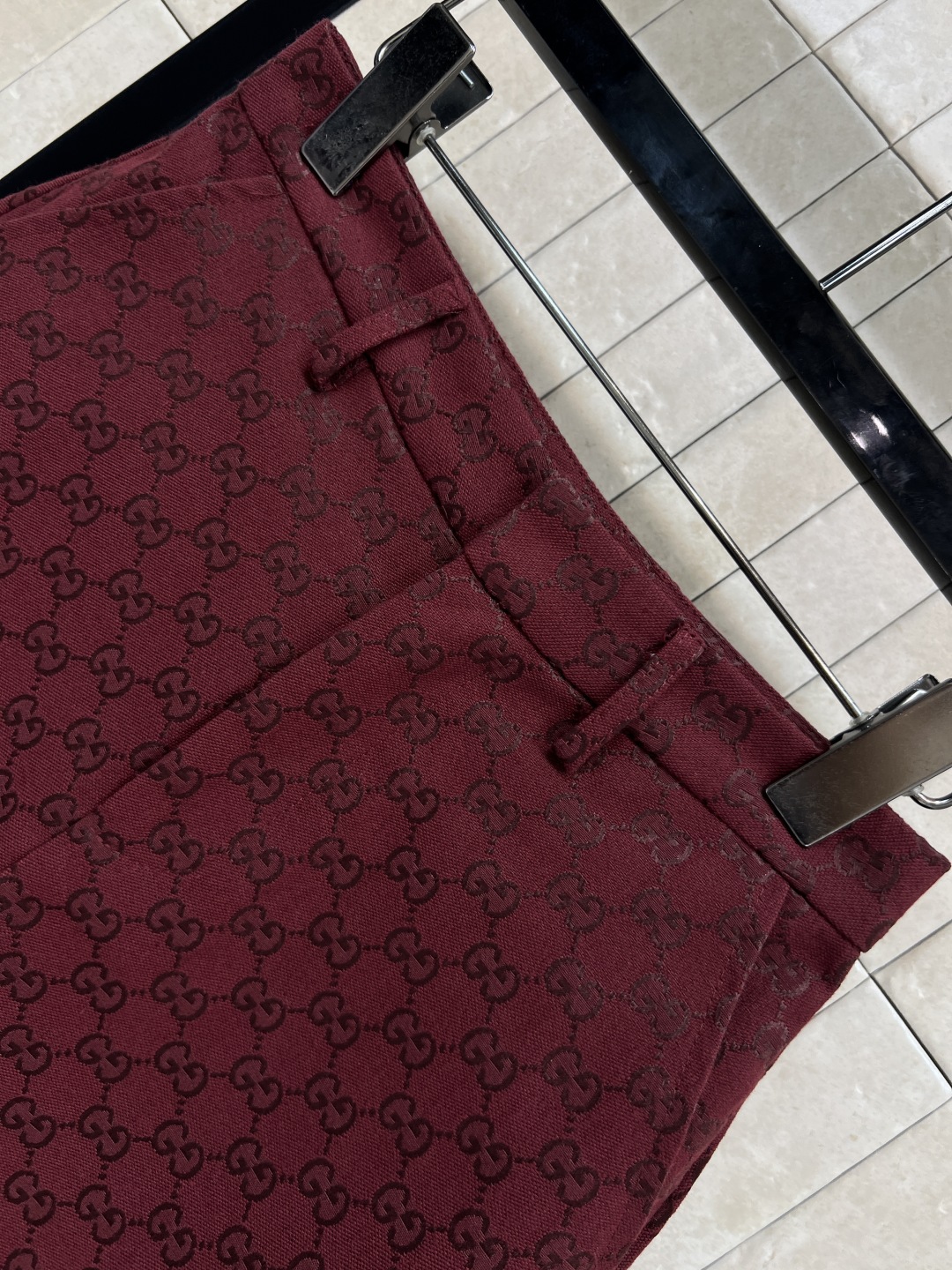 GUCCI 250 双G提花 レディース ショートパンツ レッド 高腰 ワイドパンツ 一色四码 S-M-L-XL - 画像 2