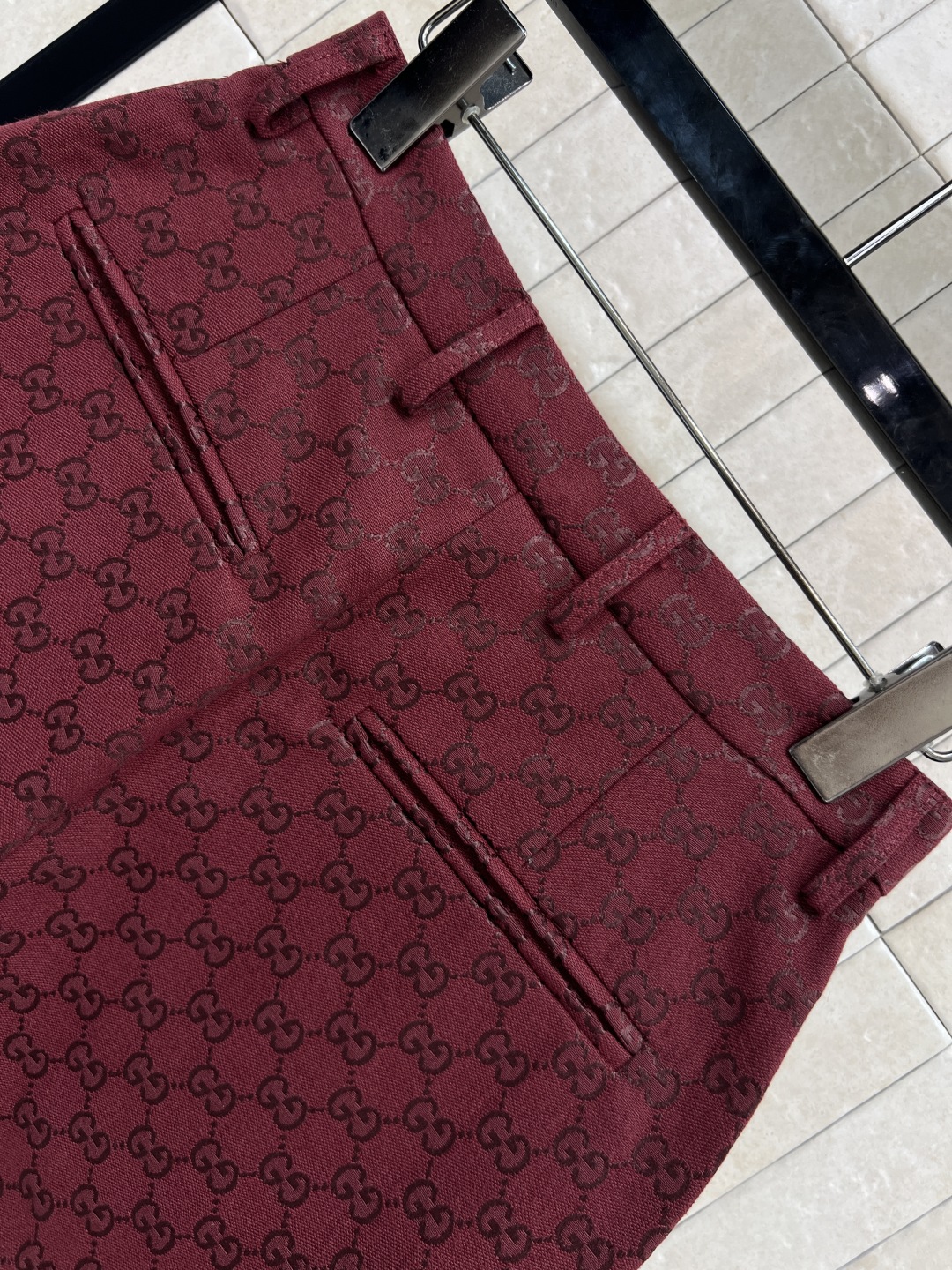 GUCCI 250 双G提花 レディース ショートパンツ レッド 高腰 ワイドパンツ 一色四码 S-M-L-XL - 画像 8