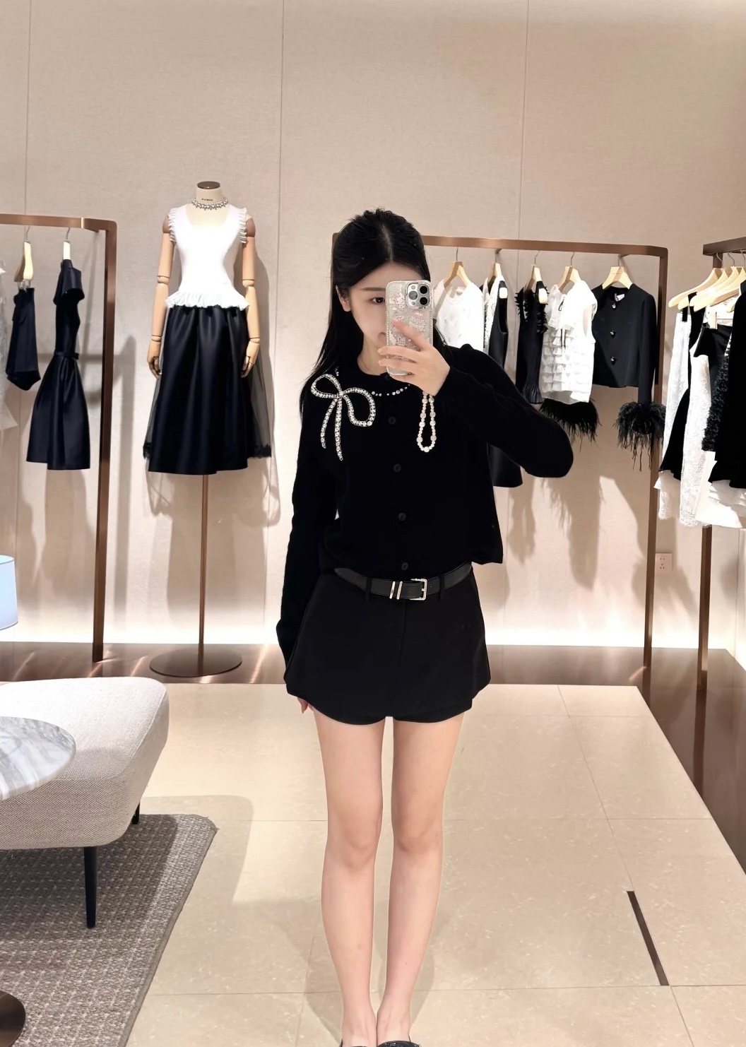 VALENTINO GARAVANI 250 フォール/ウィンター ボウタイ ドレスアップ ボタンダウン ウール カーディガン ブラック | (SML) - 画像 9