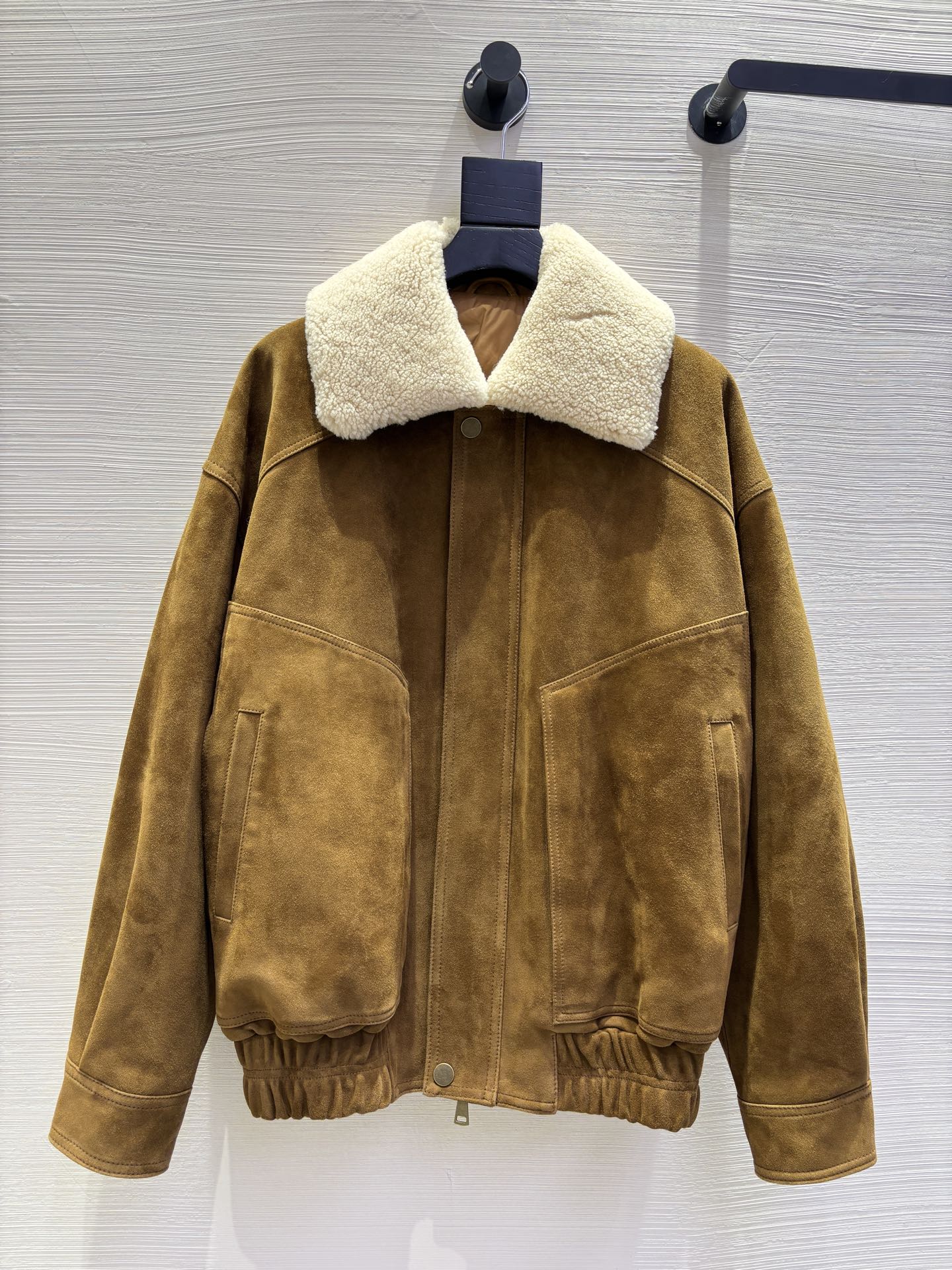 2025新品 ファー襟付きスエードダウンジャケット A4収納可 ブラウン - 画像 1