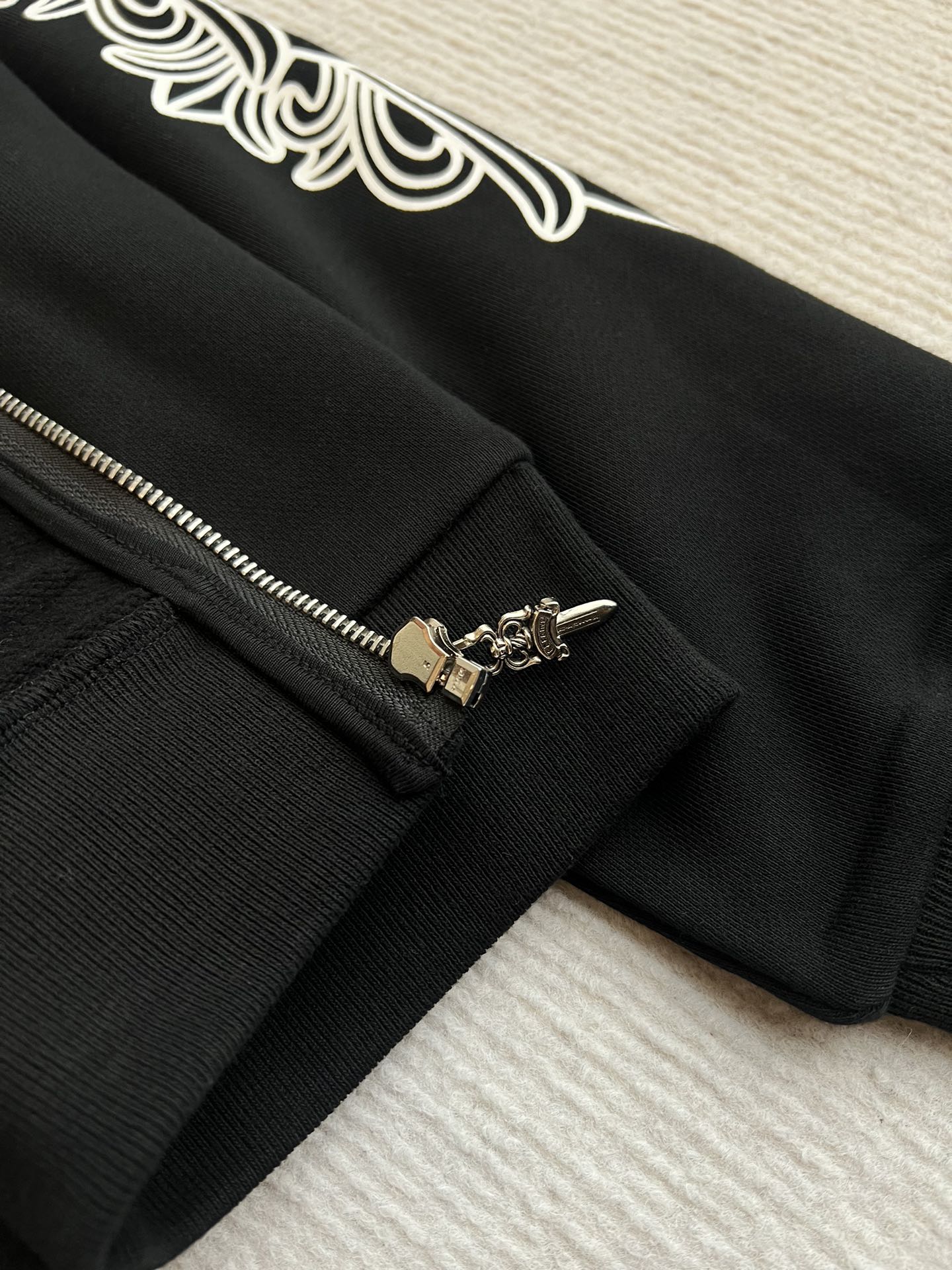 Chrome Hearts 25秋冬 フルジップパーカー 梵文刺繍 ブラック 100%コットン - 画像 6