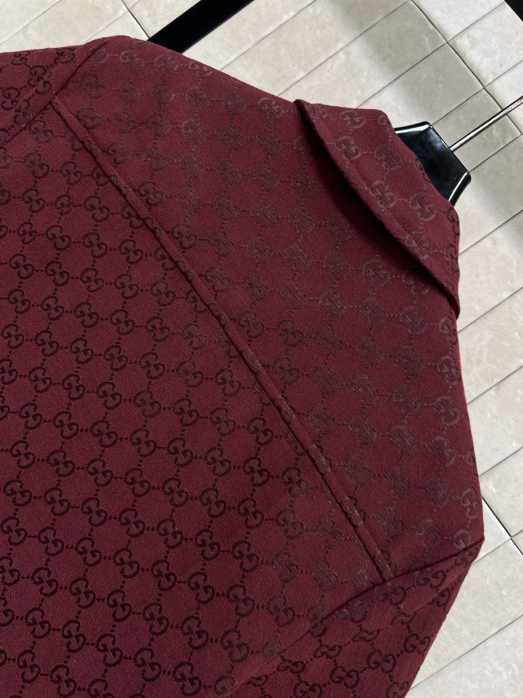 Gucci | 270 Guc家 25早秋新款 シャツ レッド GG提花 翻領 短袖 ショート丈 | サイズS M L XL - 画像 8