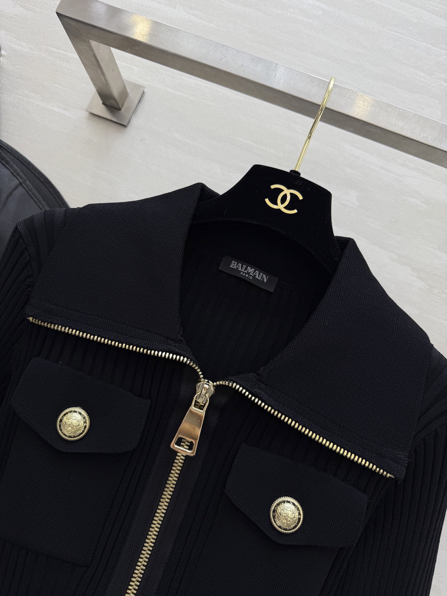 BALMAIN ニット ロングスリーブ ファスナー デザイン ブラック - 画像 4