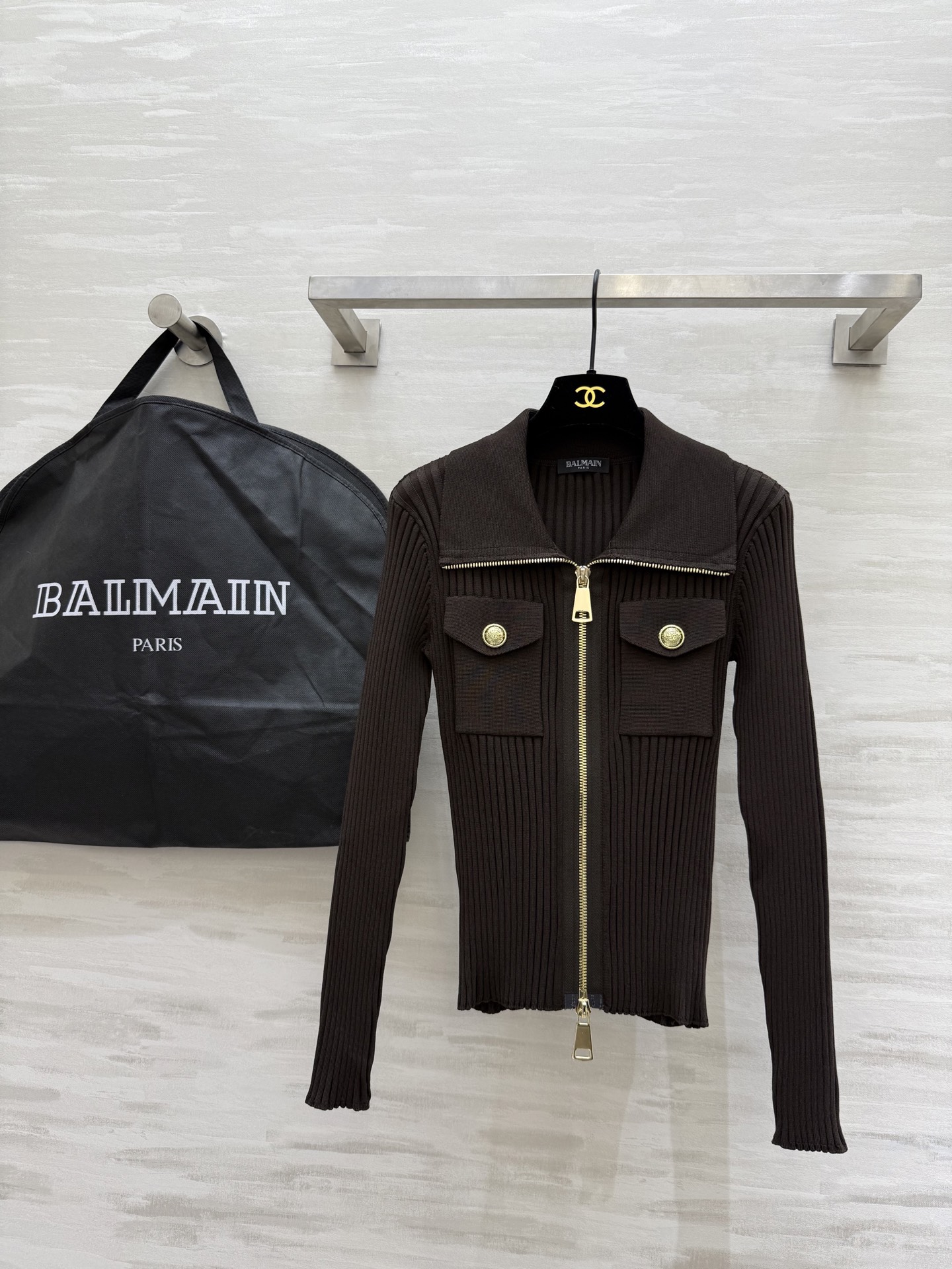 BALMAIN | 300| リブニット メタルジッパー ポケット付き ブラック - 画像 1