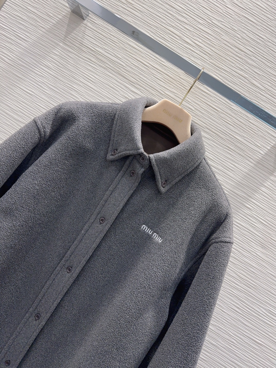 Miu Miu 2025FW シャツジャケット 15%ウール 85%ポリエステル グレー - 画像 2