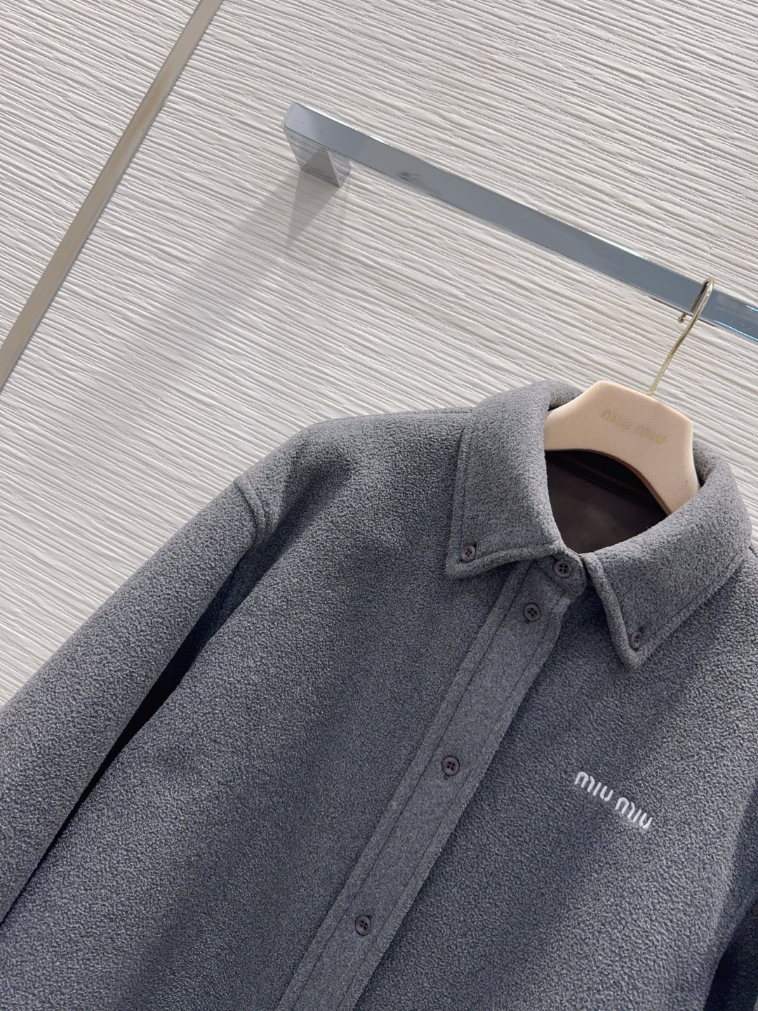 Miu Miu 2025FW シャツジャケット 15%ウール 85%ポリエステル グレー - 画像 3