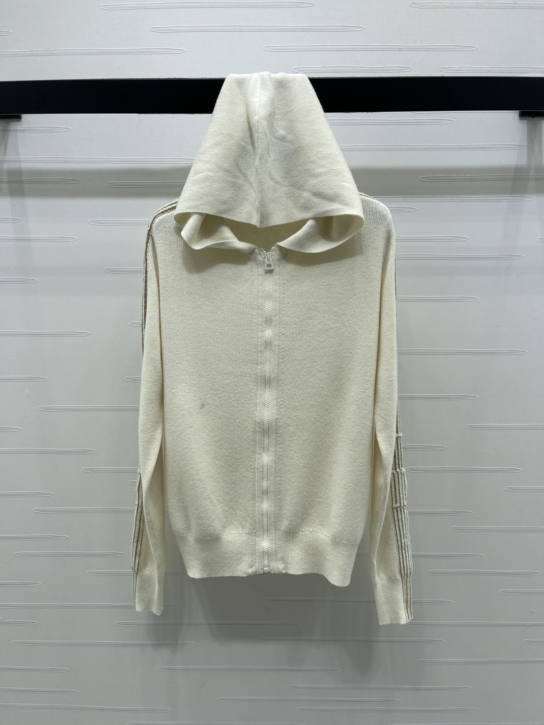 Dio ニットパーカー | フルジップ フード 金糸ライン サイド ストレッチ ワンピース 300W 2025年秋 白 92%山羊絨 - 画像 1