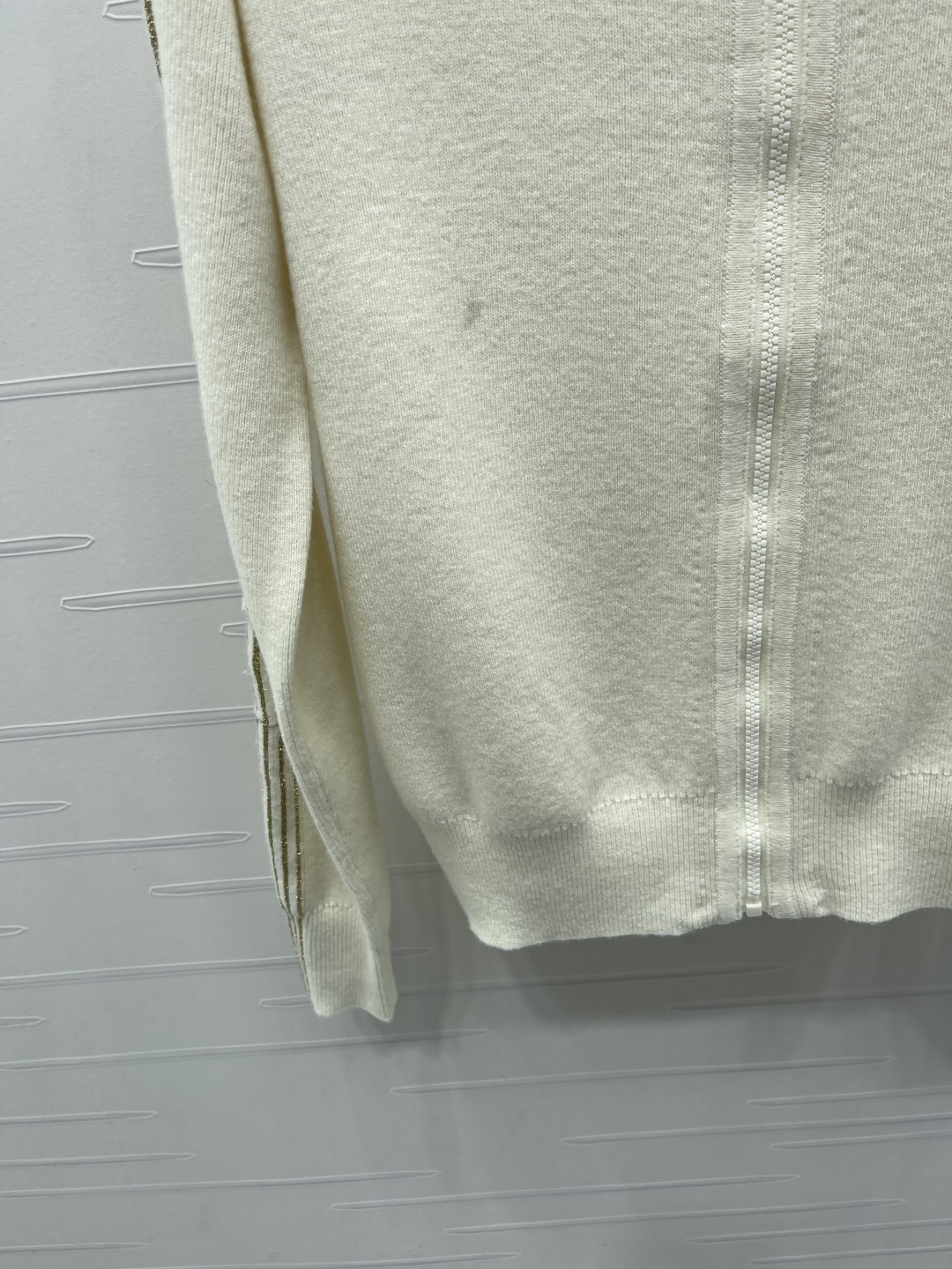 Dio ニットパーカー | フルジップ フード 金糸ライン サイド ストレッチ ワンピース 300W 2025年秋 白 92%山羊絨 - 画像 5