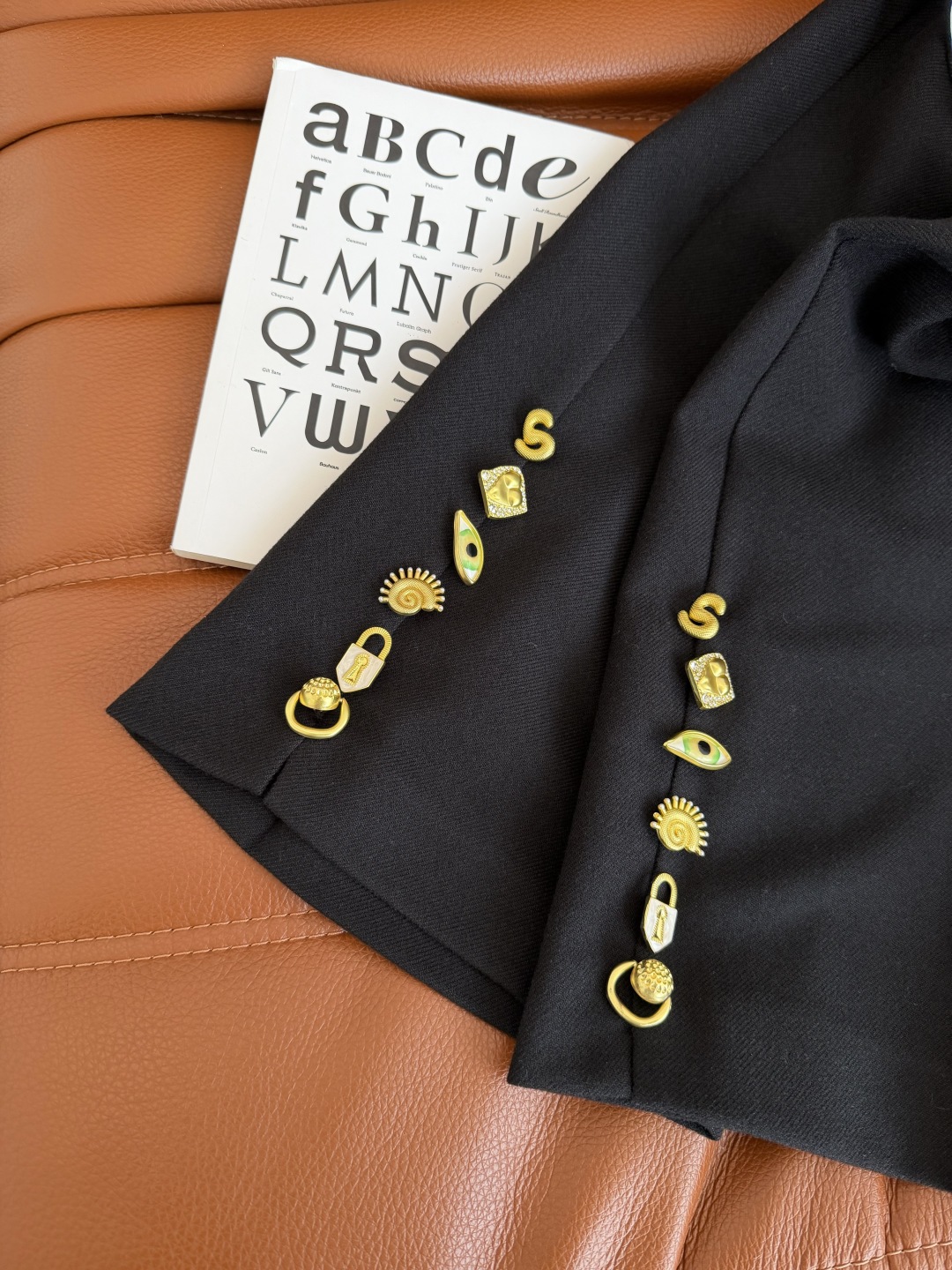 310 25 秋冬 ワークパンツ ブラック 異形金ボタン デザイン リブ リブパンツ 黒 一色三码 - 画像 7