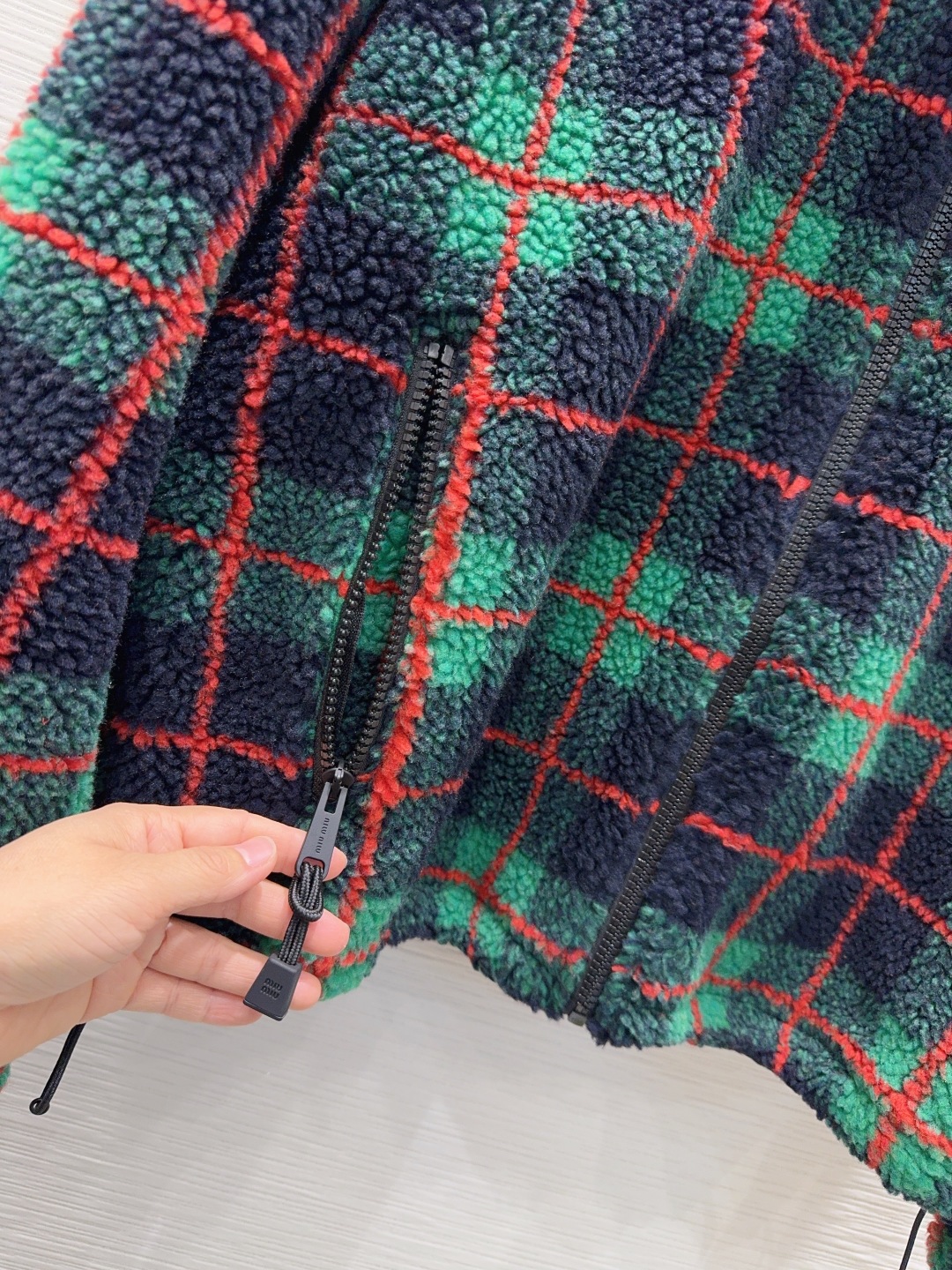 Miu Miu 2025FW フェイクファー フルジップ グレンチェック ブラック/グリーン/レッド - 画像 4