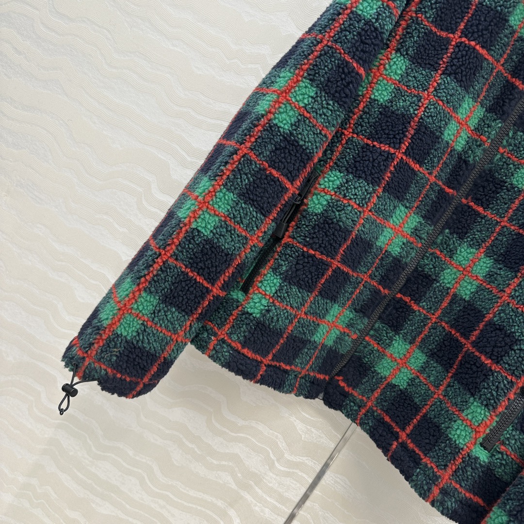 miu miu フルジップジャケット ロゴ入り フェイクファー チェック柄 ブラック/グリーン/レッド - 画像 5