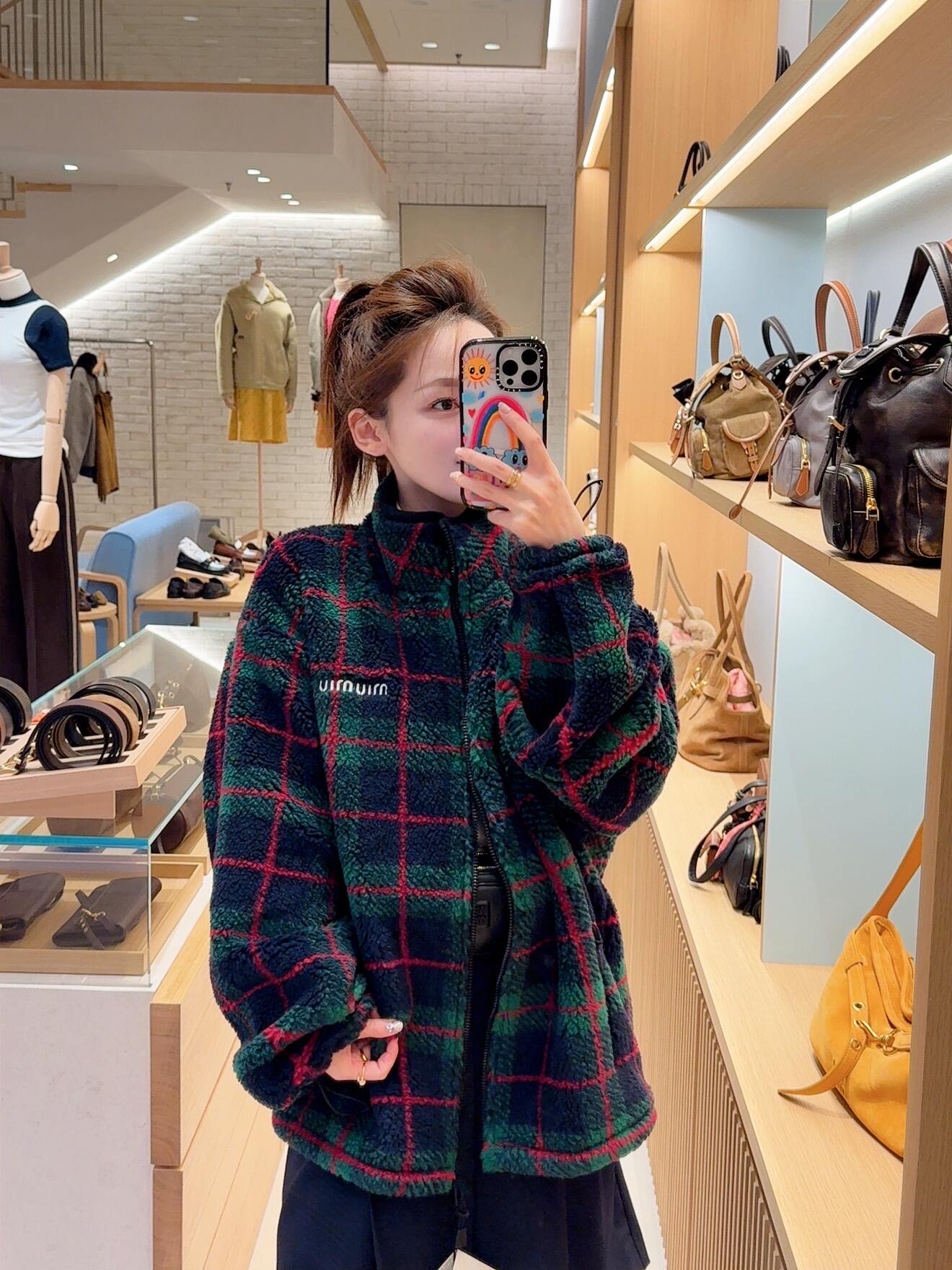 MiuMi 350 26Ss 格子柄 ファー フルジップ セーター 緑 ブラック フリーサイズ - 画像 1