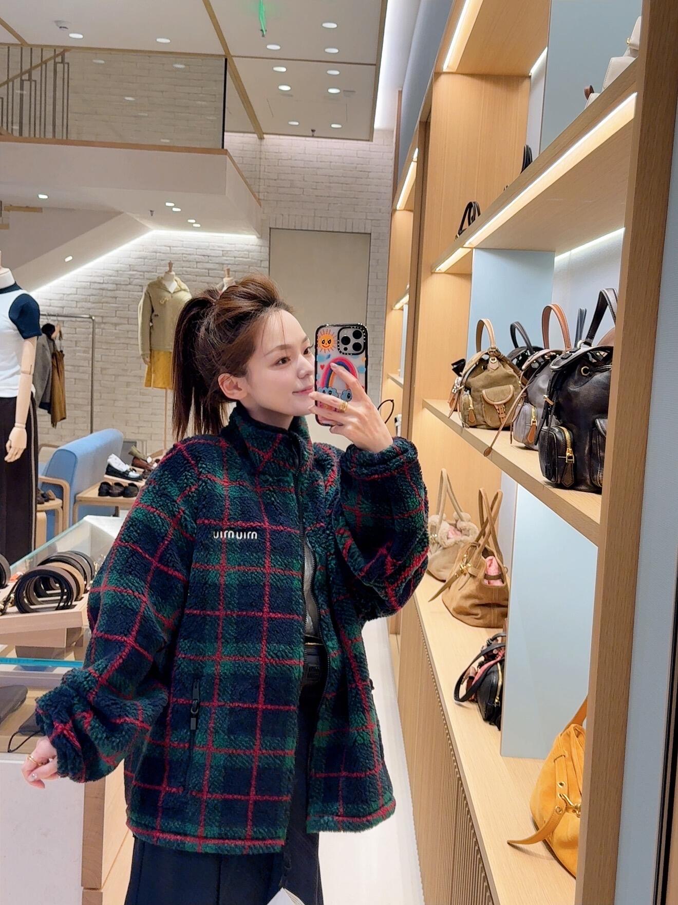 MiuMi 350 26Ss 格子柄 ファー フルジップ セーター 緑 ブラック フリーサイズ - 画像 4