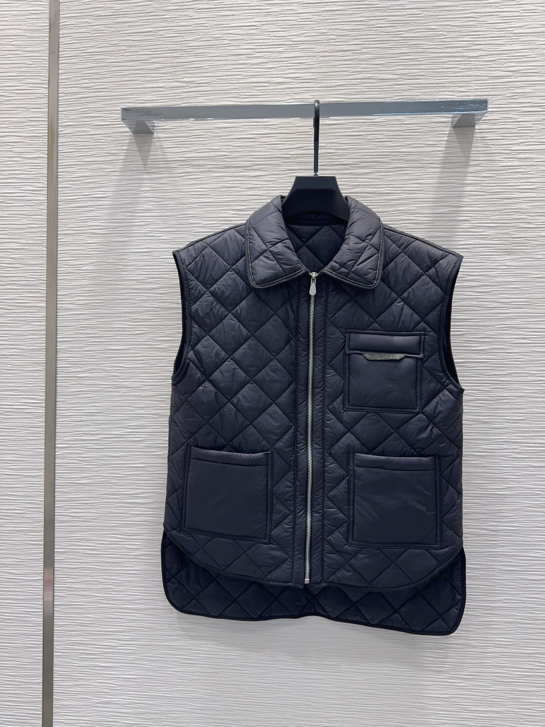 Brunello Cucinelli 2025FW ダウンベスト 100%綿 ブラック - 画像 7