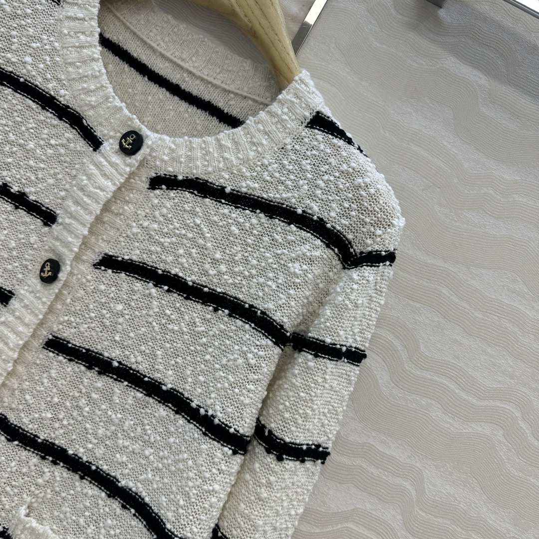 MissDio 370 ネイビーストライプ レディース カーディガン | ホワイト/ブラック ソフトニット素材 - 画像 3