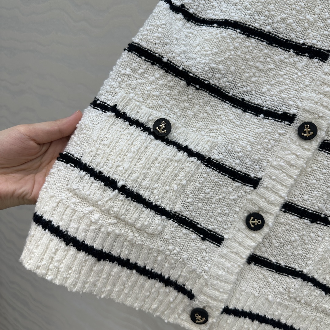 MissDio 370 ネイビーストライプ レディース カーディガン | ホワイト/ブラック ソフトニット素材 - 画像 7