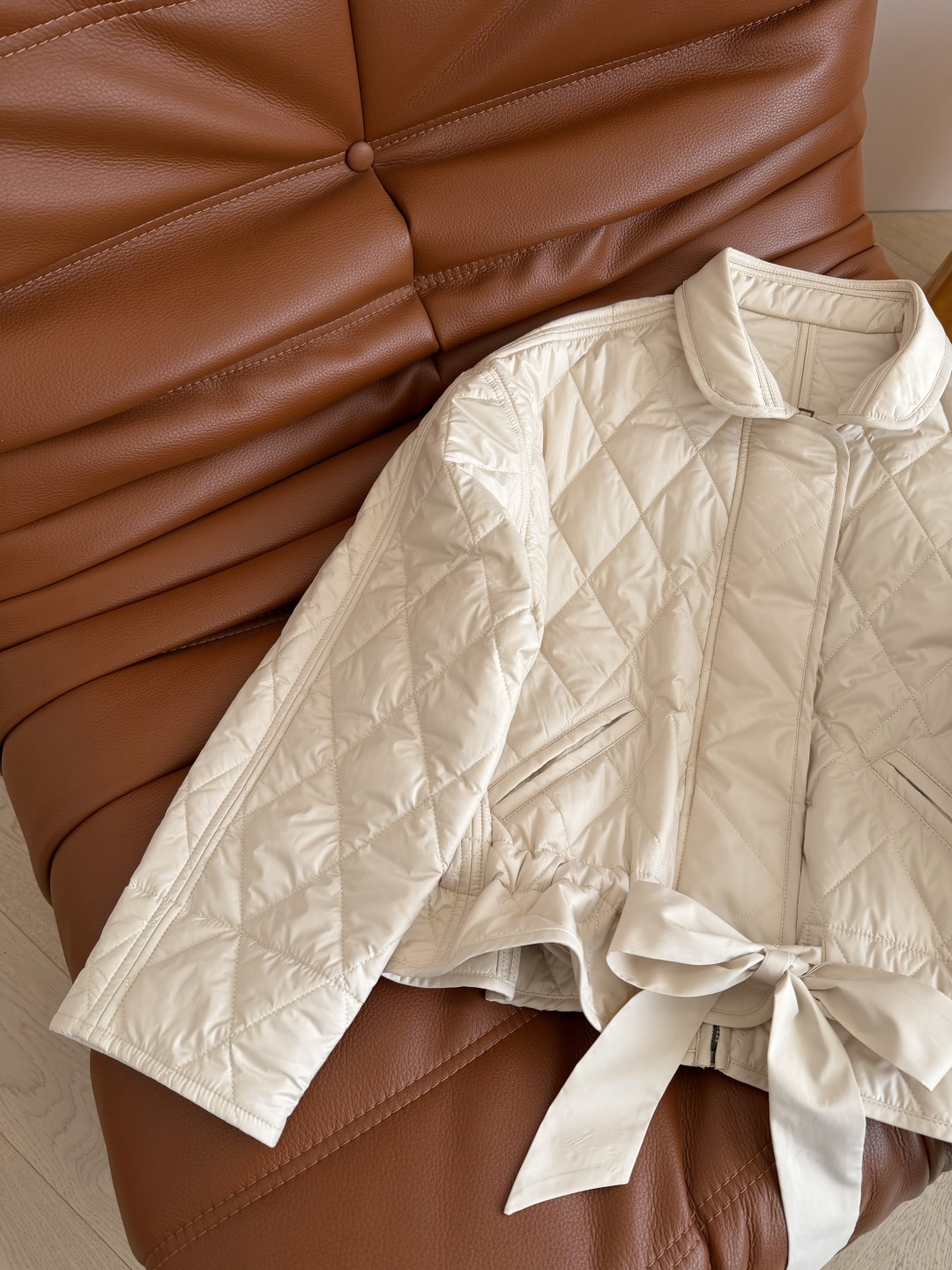 380 ダウンジャケット 菱格柄 バンドゥー ファッション 女性用 ブラック ホワイト - 画像 4