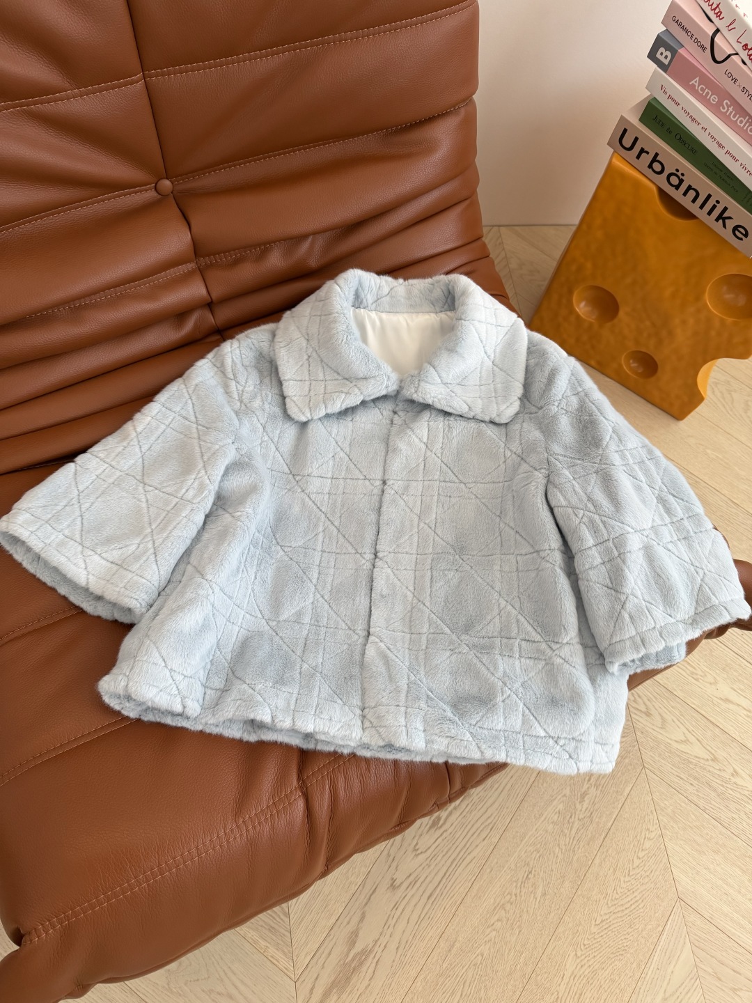 390 Dio25 秋冬 ディオール風 ライン カラー付き ファイバー素材 ライトブルー - 画像 1