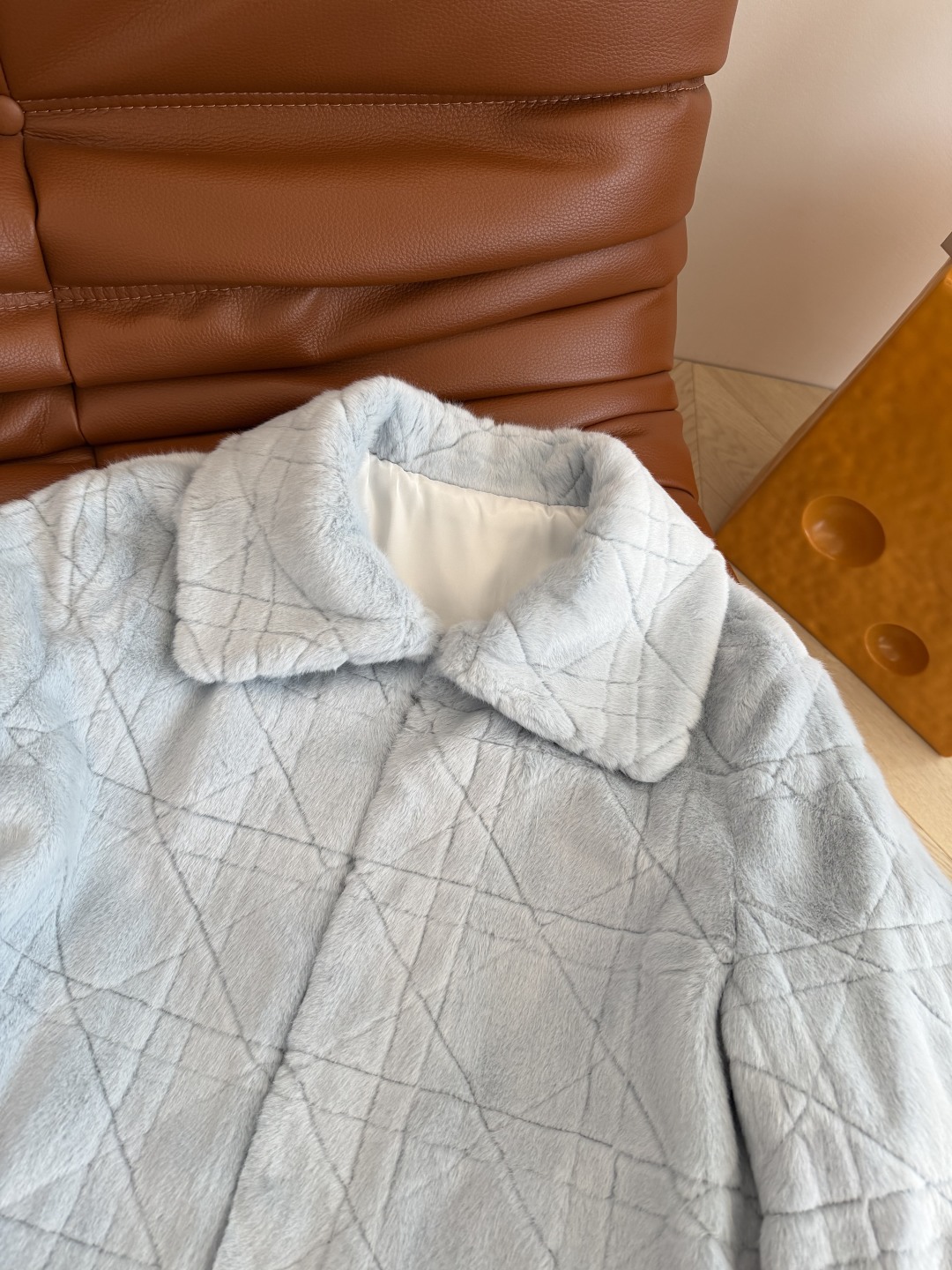 390 Dio25 秋冬 ディオール風 ライン カラー付き ファイバー素材 ライトブルー - 画像 3