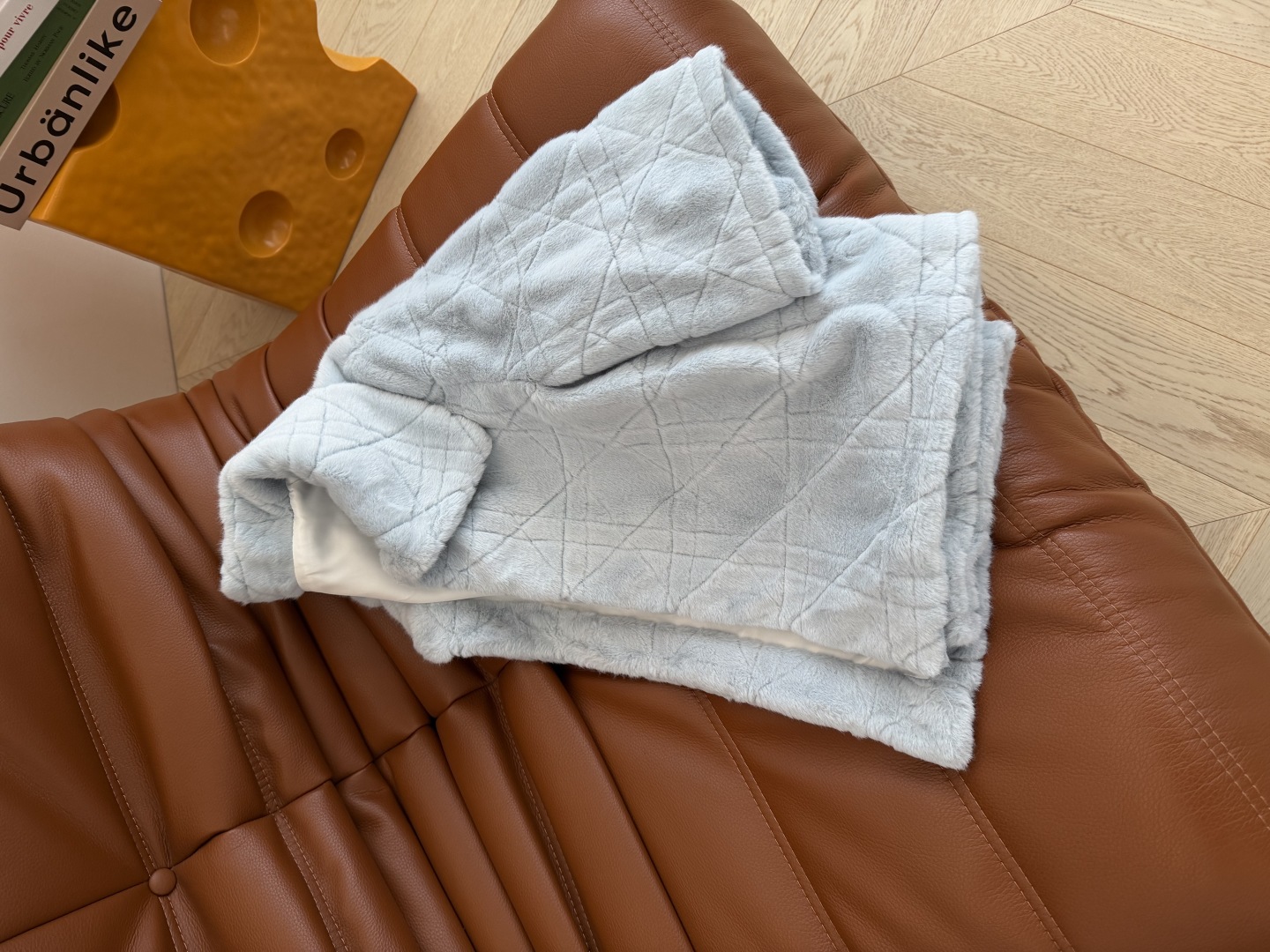 390 Dio25 秋冬 ディオール風 ライン カラー付き ファイバー素材 ライトブルー - 画像 5