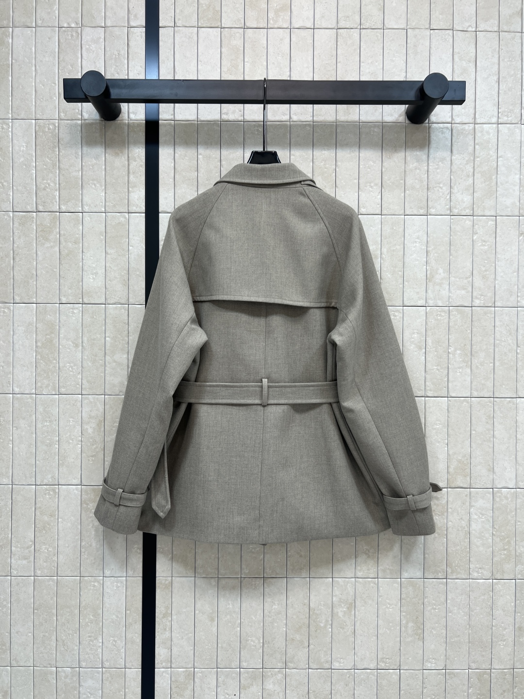 400 Lou家 25秋冬 新作 ベルト付きショートコート グレー ポリエステル92% リブ裏地付き - 画像 7