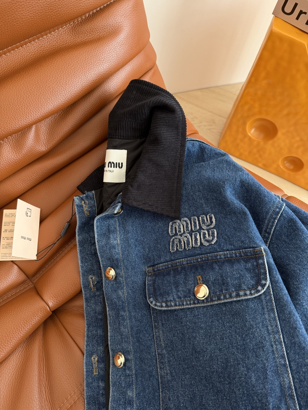 MIU MIU 410 デニムジャケット | ロゴ刺繍 ダブルレーン ファンネルカラー ポリエステル混 綿100% 黒 ブルー - 画像 3