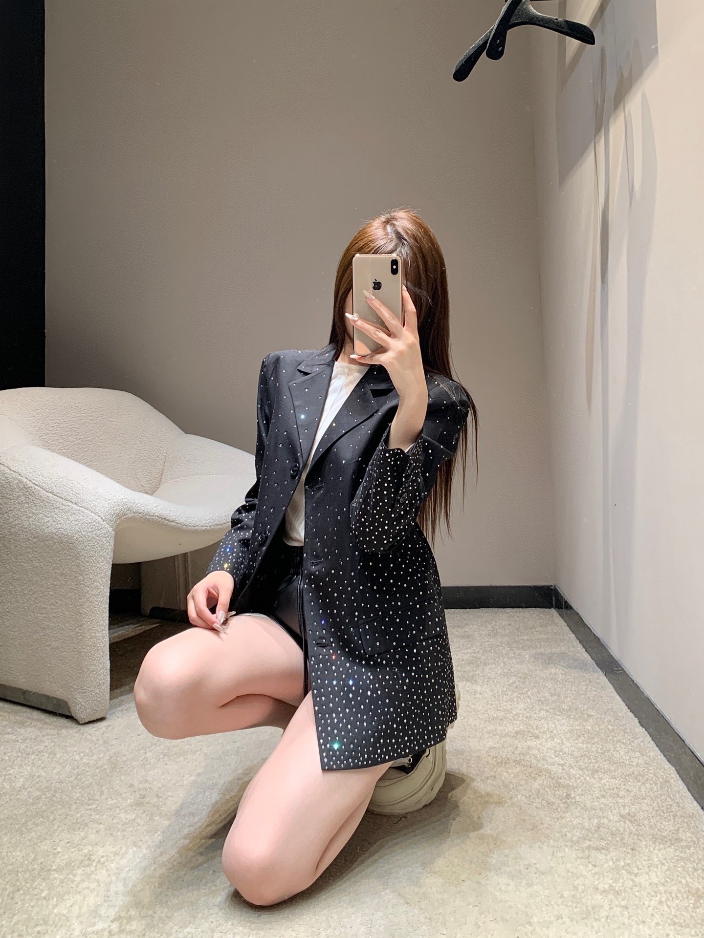 430 Miumi 25Fw フルスパンスパンコート 黒 满天星 ポイント刺繍 フルオーバー ファッション ショートスリーブ ストレッチ素材 3サイズ展開 - 画像 3