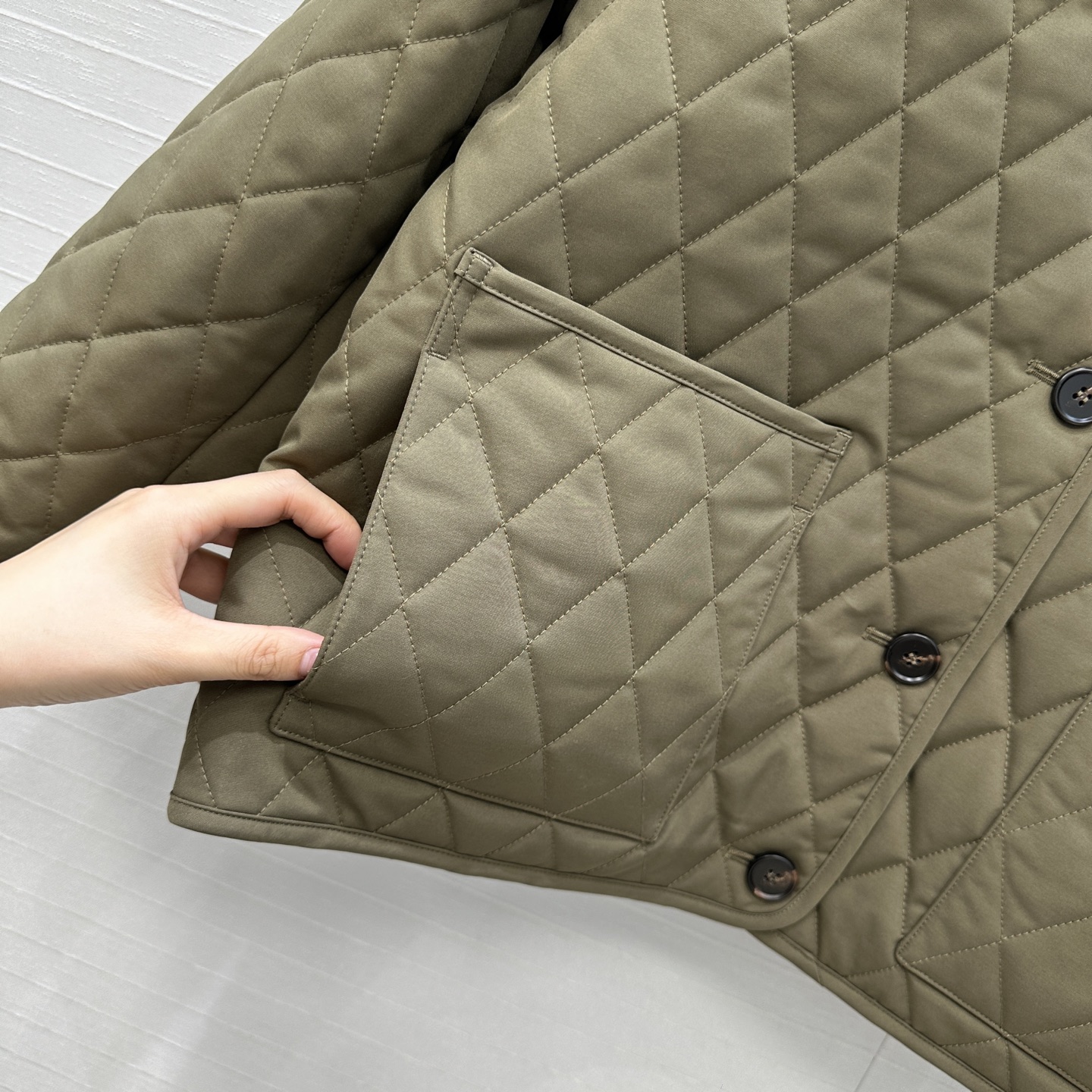 430 LP ダウンジャケット | ダイヤモンド柄 リブ首 ハイネック カーキ - 画像 5