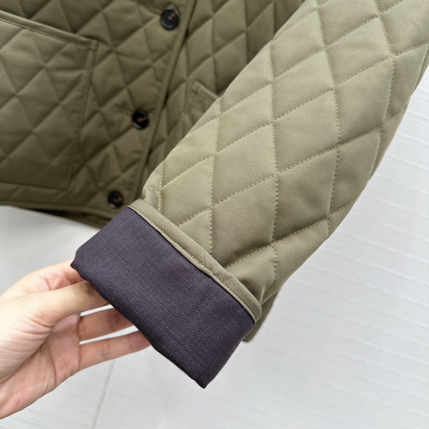 430 LP ダウンジャケット | ダイヤモンド柄 リブ首 ハイネック カーキ - 画像 7
