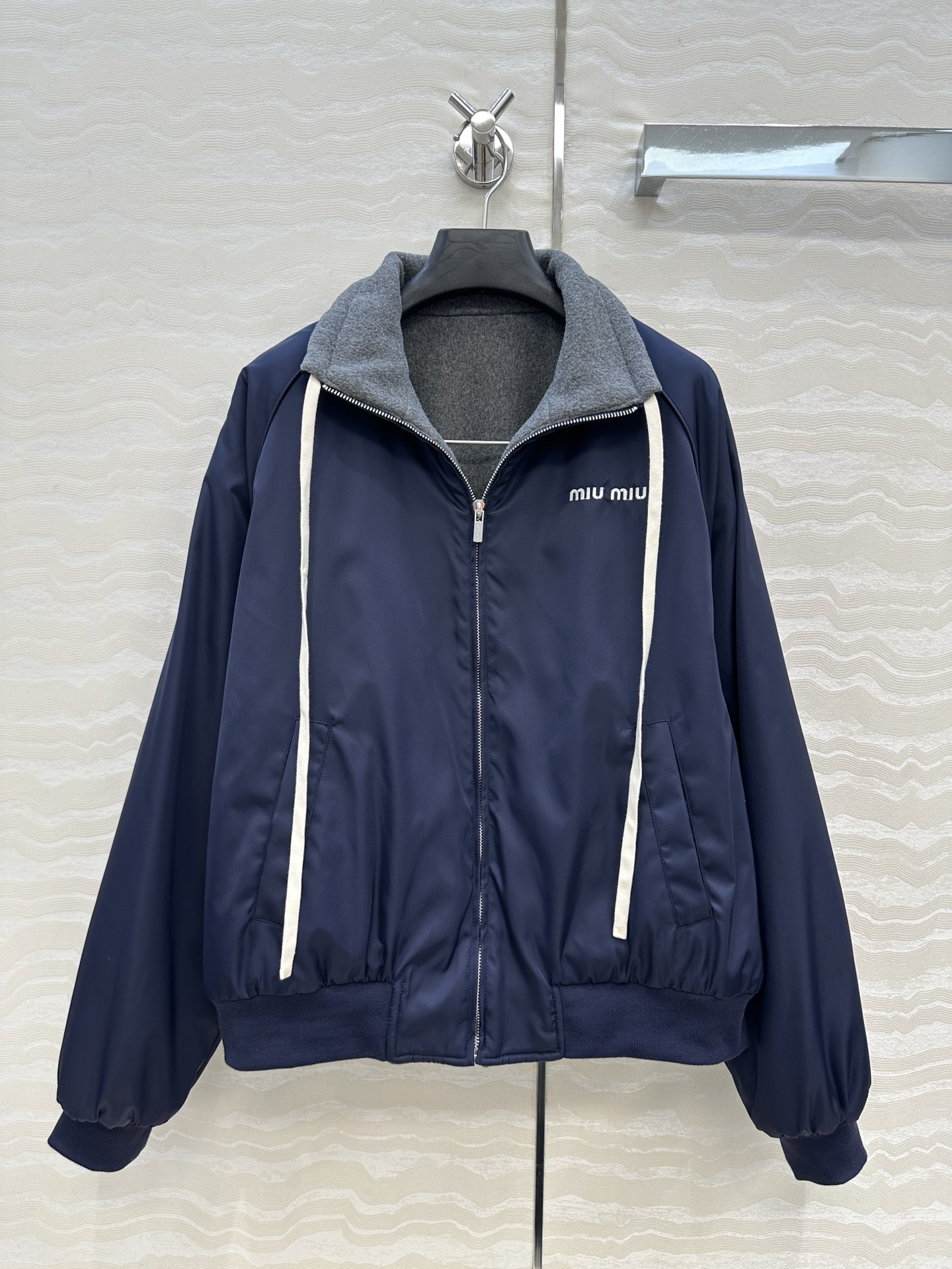 miu miu 440 ダブルフェイスジャケット 保温 防風 ブルーブラック - 画像 1