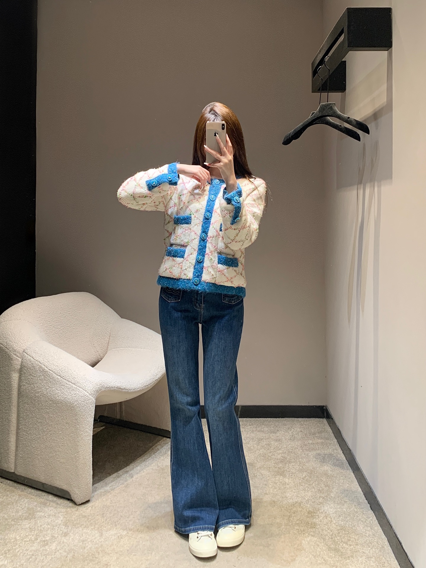 450 Chael 25B 高級手工坊シリーズ ロゴ入り メンズ ファッション ブルーファスナー 青色 刺繍 ハンドメイド カーディガン 2024SS - 画像 4