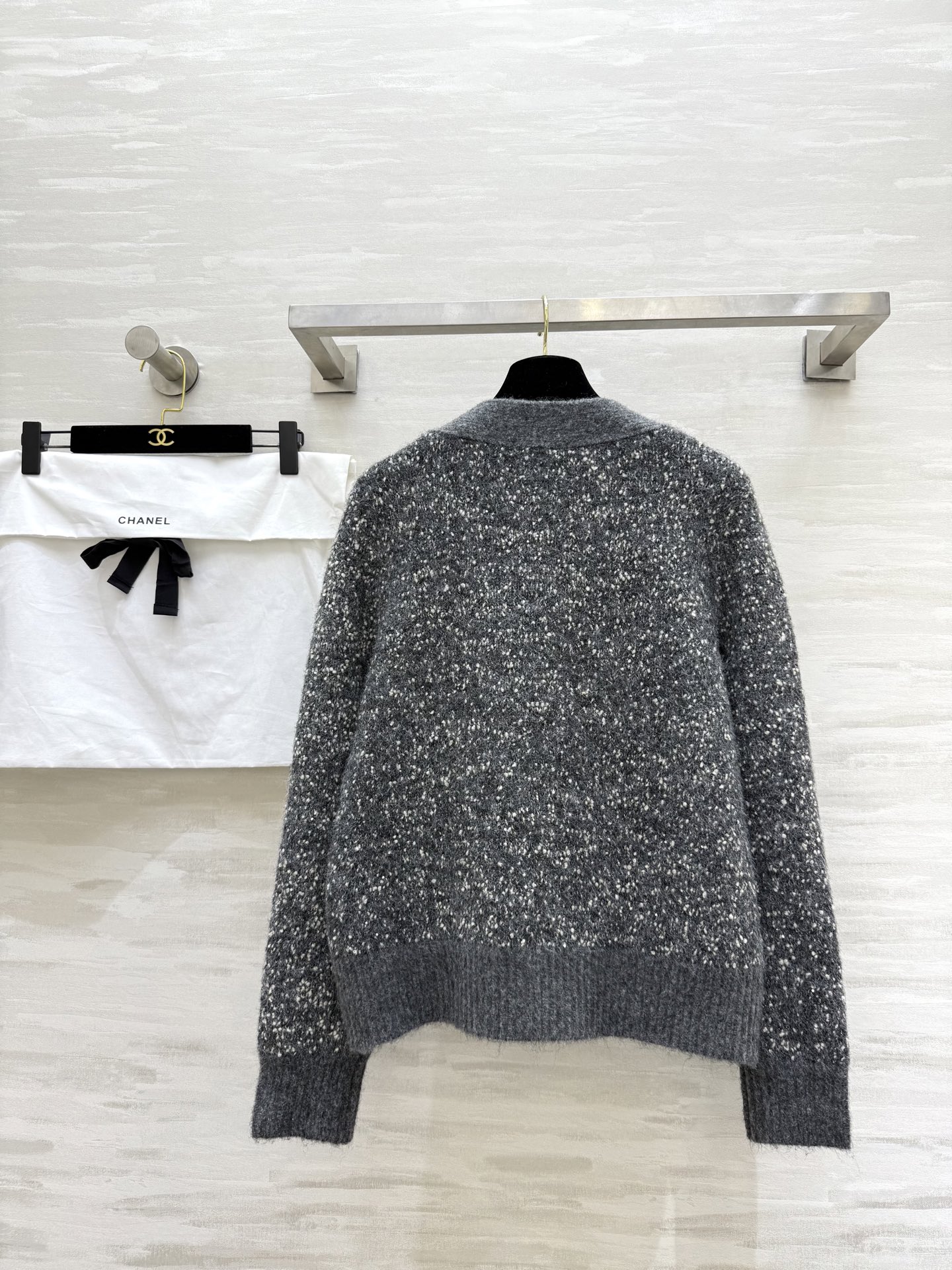 CHANEL | 450 Chane2 秋冬新作 ボンパードニット グレー 100%カシミア - 画像 4