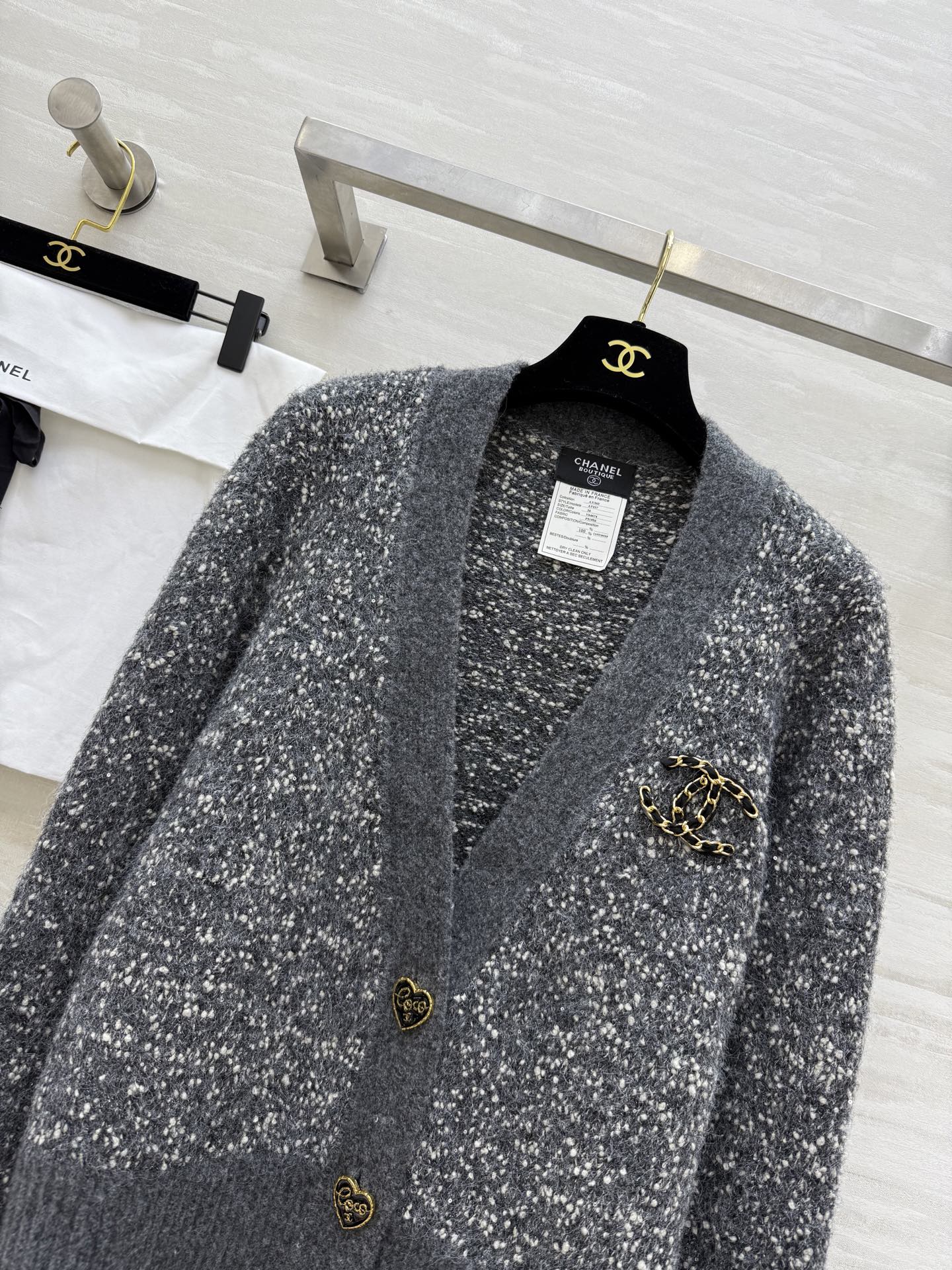 CHANEL | 450 Chane2 秋冬新作 ボンパードニット グレー 100%カシミア - 画像 6