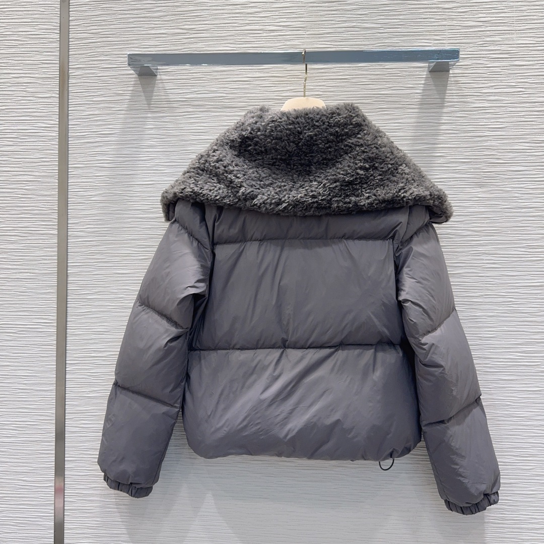 Miu Miu 510 2025FW 90白鸭绒 ロゴ入り グレー - 画像 9