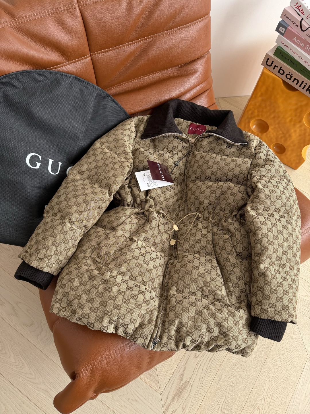 GUCCI 540 25 ネイビーマイクロ GG パッド入りコート ブラウン | カラー：ブラウン、素材：コットン、サイズ：1色3サイズ - 画像 4