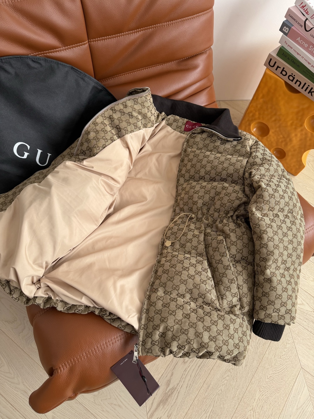 GUCCI 540 25 ネイビーマイクロ GG パッド入りコート ブラウン | カラー：ブラウン、素材：コットン、サイズ：1色3サイズ - 画像 6